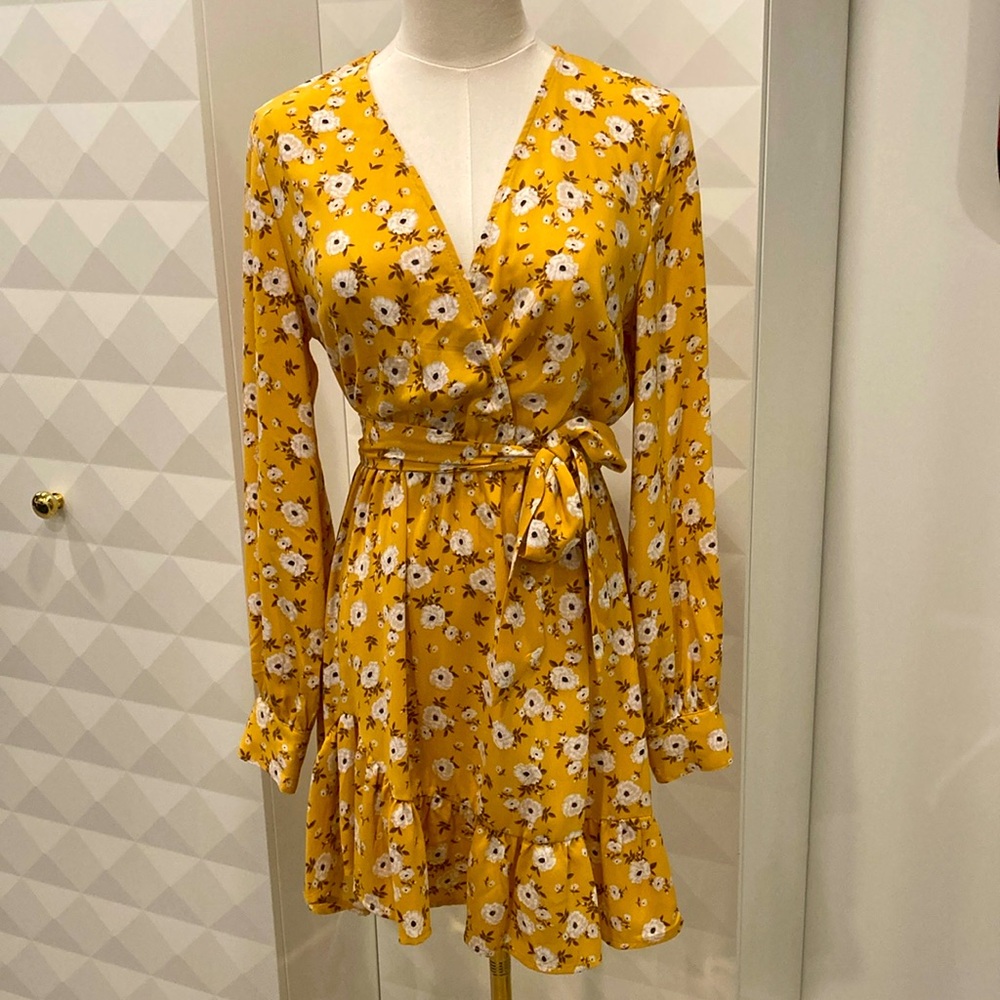 YELLOW FLOWER 🌼 BOHO VINTAGE 1970S INSPO PEASANT DRESS
